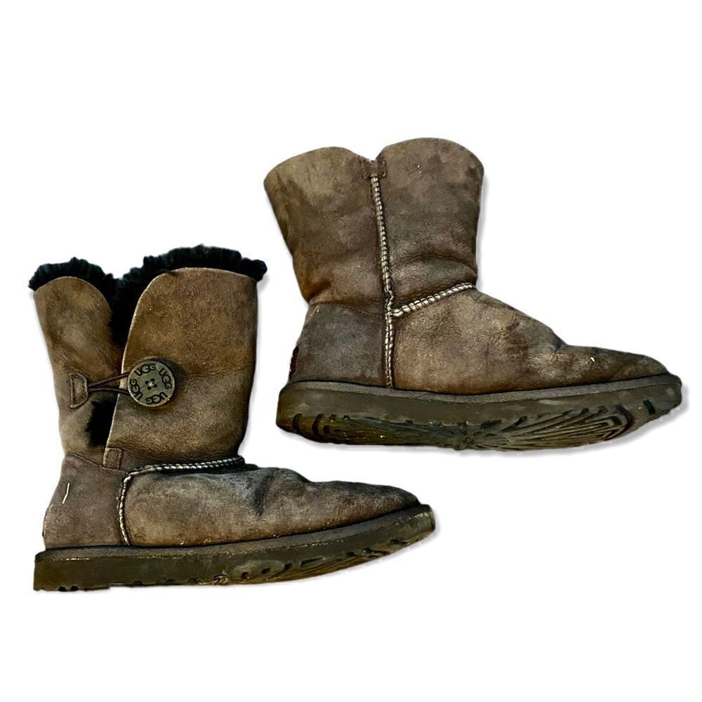 UGG AUSTRALIA Bailey Button Brown Winter Boots